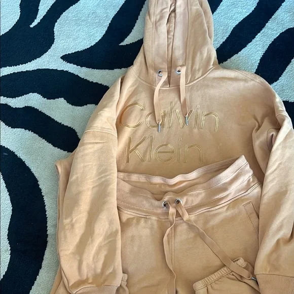 Calvin Klein Beige Hoodie and Joggers Set - Picture 1 of 16